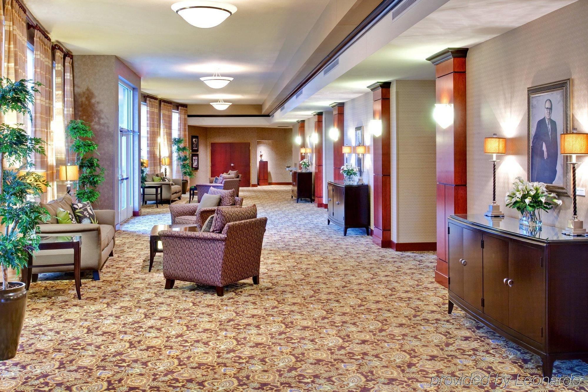 & Memphis-wolfchase Galleria By Ihg Hotel 3*